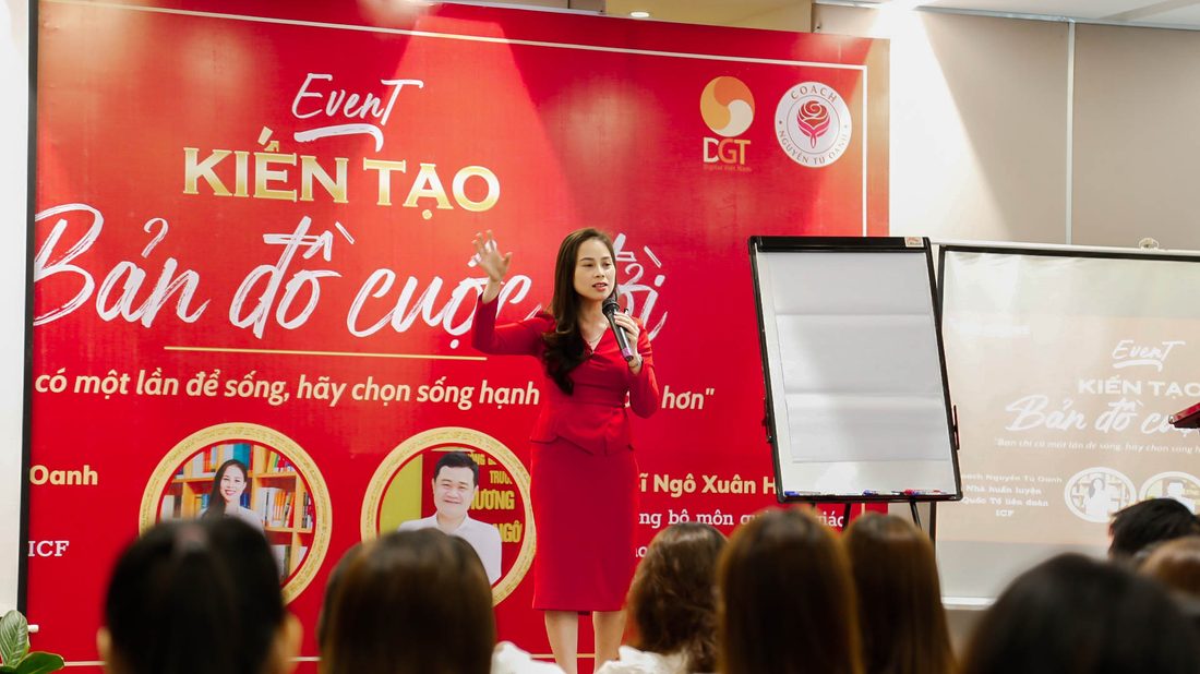 Nguyễn Tú Oanh chia sẻ trên sân khấu
